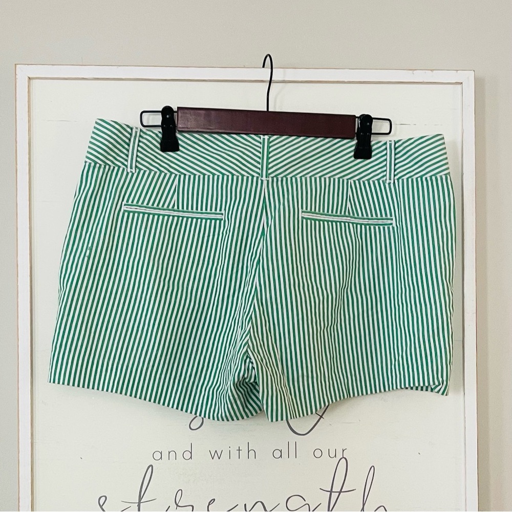 BANANA REPUBLIC Ryan Green White Pinstriped Button Short With Belt Loops Size 12 - Picture 6 of 10